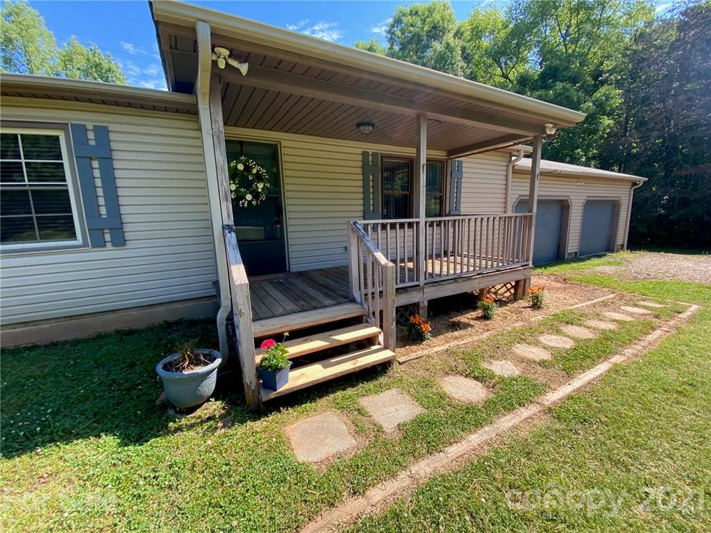 2396 Patterson Road Clover, SC 29710 - Photo 4 of 29 Gallery Image 4