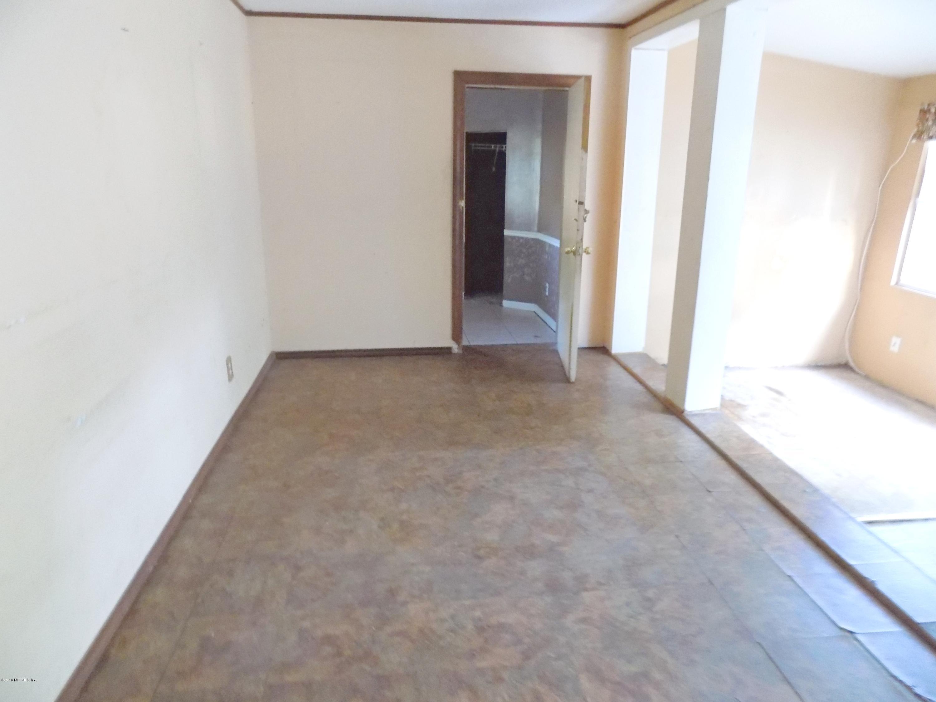 9757 Ivey Road Jacksonville, FL 32246 - Photo 7 of 25 1 (6)