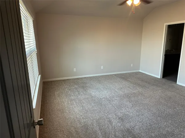 $2,500 | 2128 Del Mar Drive, Texas City, TX 77568