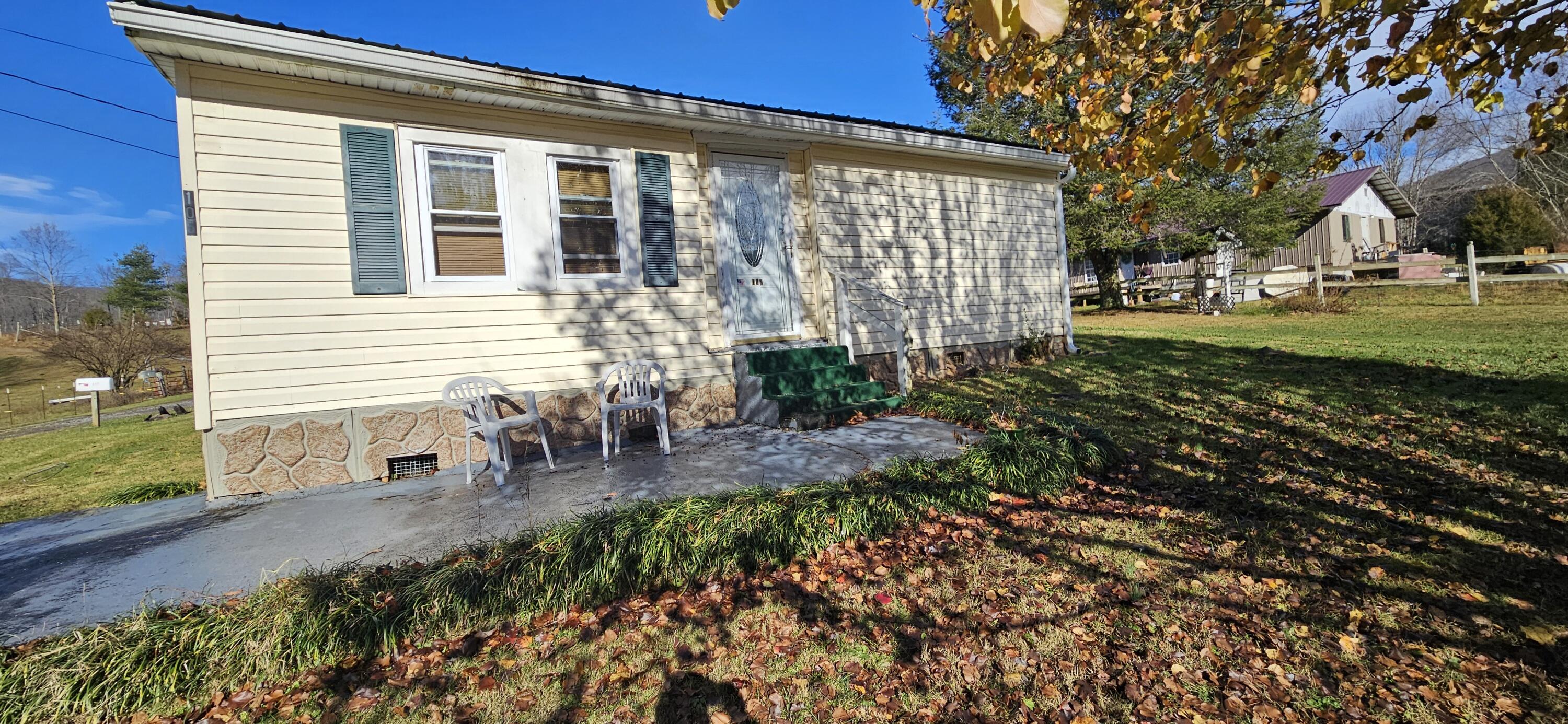 105 Samps Hollow Road Elizabethton, TN 37643 - Photo 1 of 27 20231209_135757