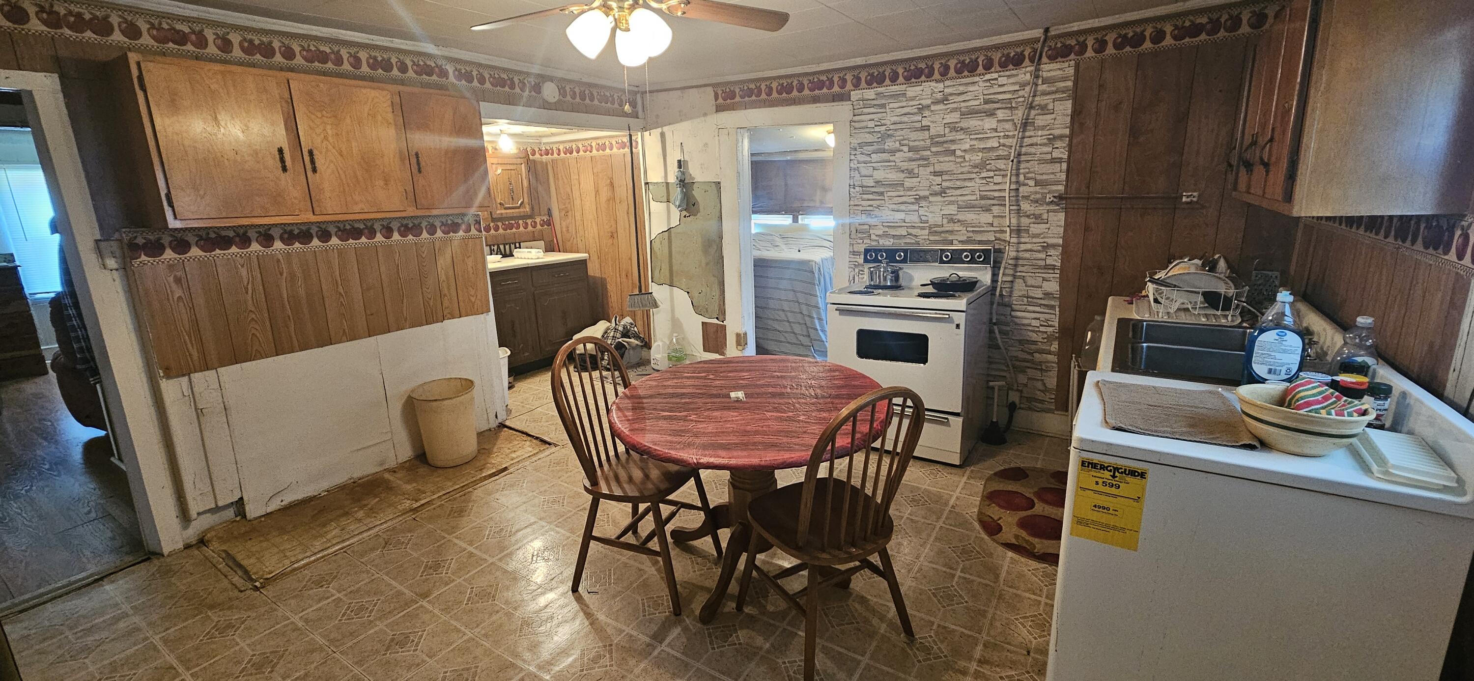 105 Samps Hollow Road Elizabethton, TN 37643 - Photo 13 of 27 20231207_140748