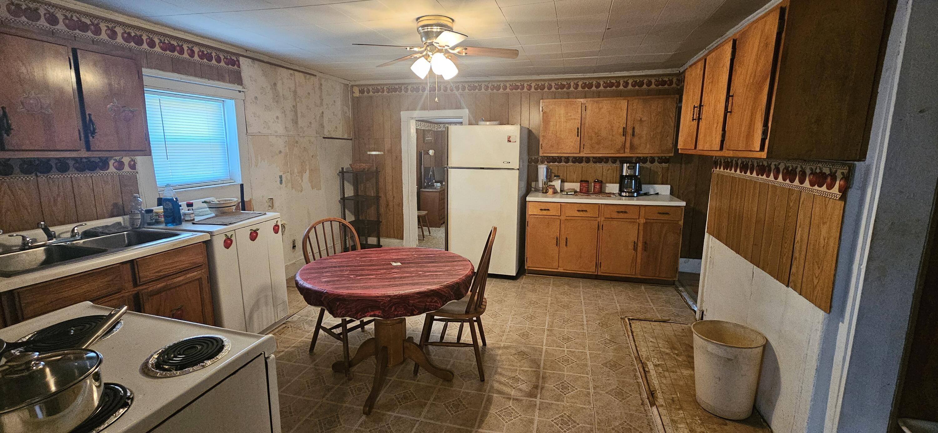 105 Samps Hollow Road Elizabethton, TN 37643 - Photo 14 of 27 20231207_140717