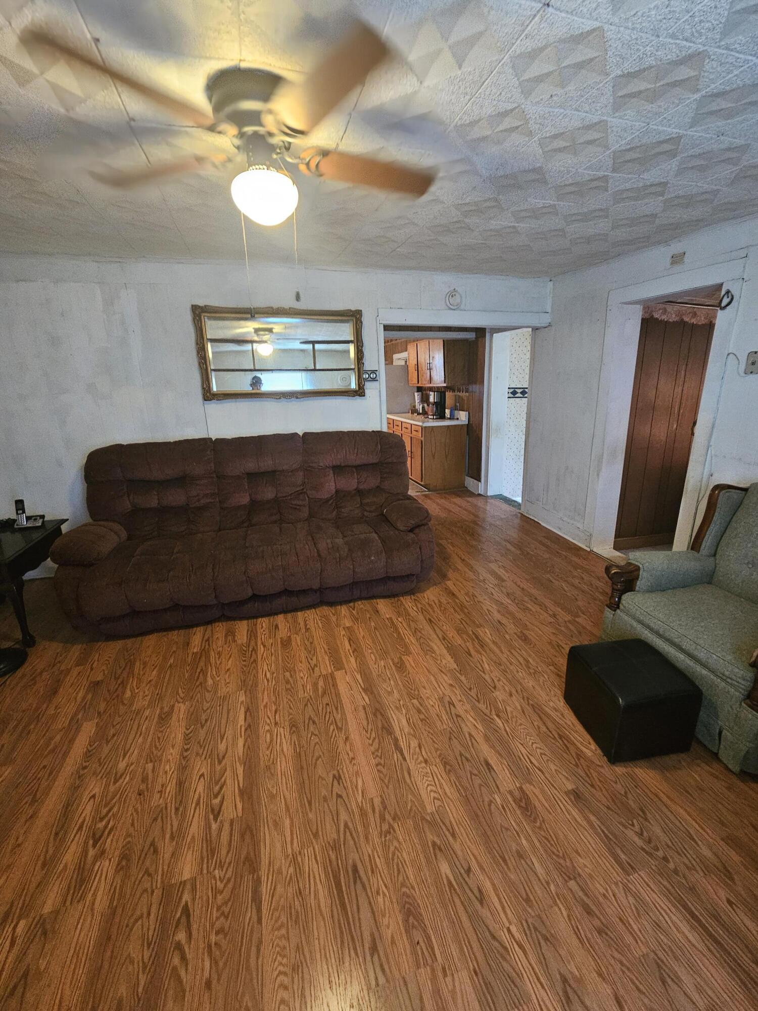 105 Samps Hollow Road Elizabethton, TN 37643 - Photo 25 of 27 20231207_135432