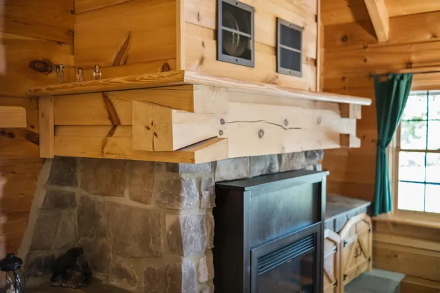 a view of a yard with an tree