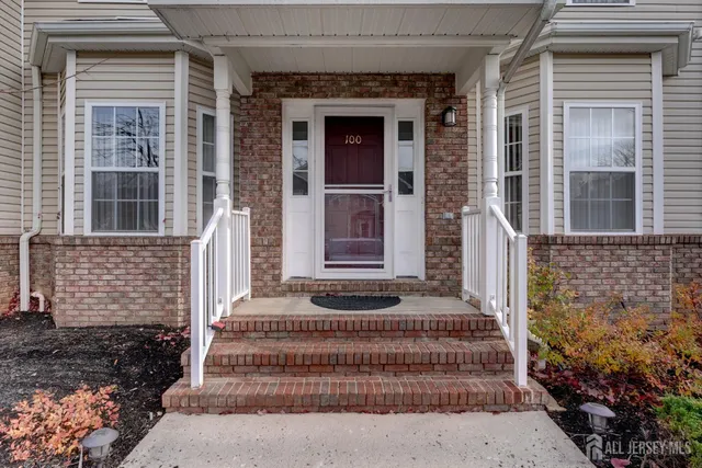 $514,900 | 100 Forest Drive, Piscataway, NJ 08854