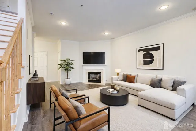 $514,900 | 100 Forest Drive, Piscataway, NJ 08854