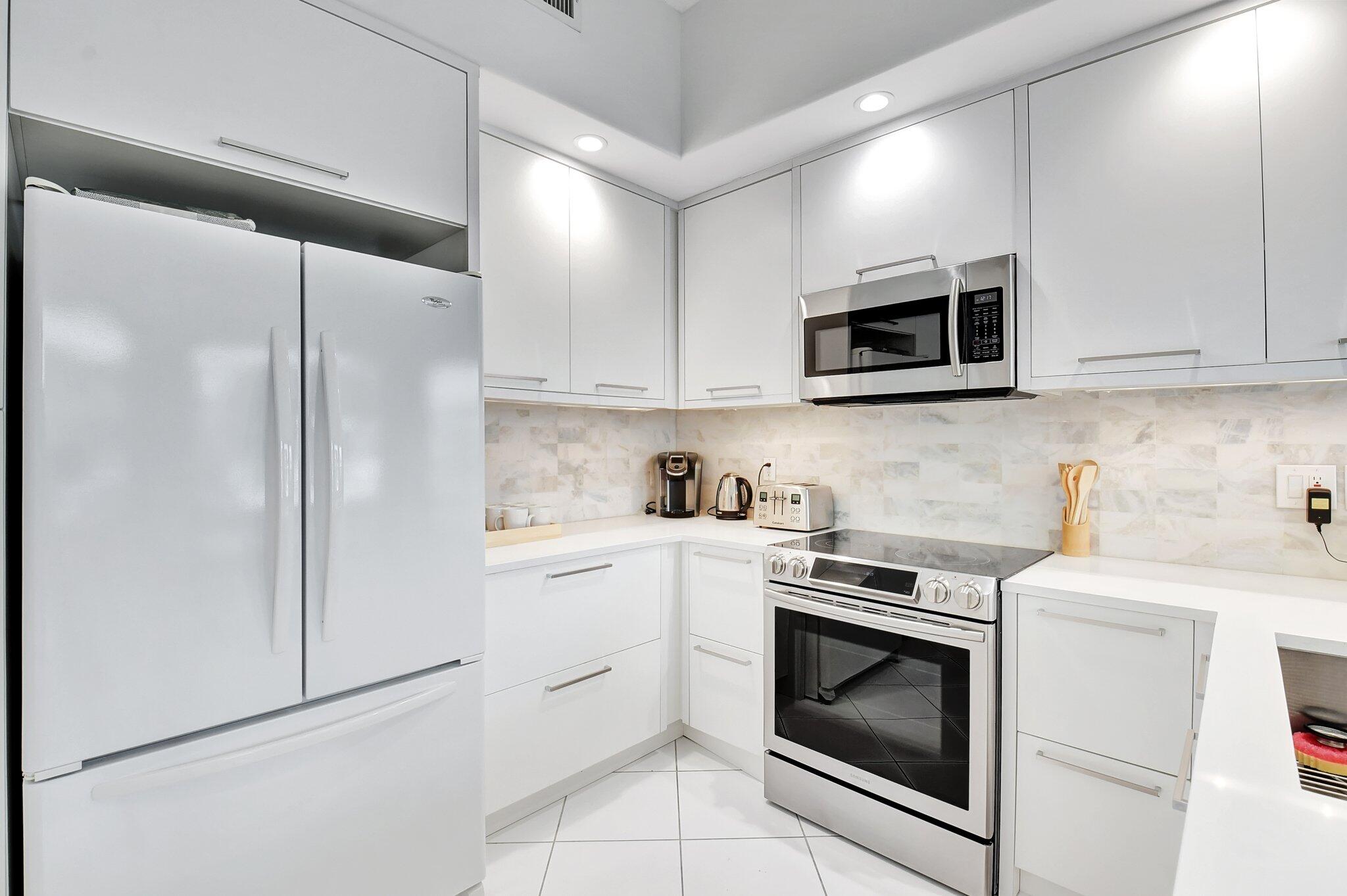 5801 Northwest 24th Avenue, Unit 1001 Boca Raton, FL 33496 - Photo 5 of 47 16-web-or-mls-DSC_9402