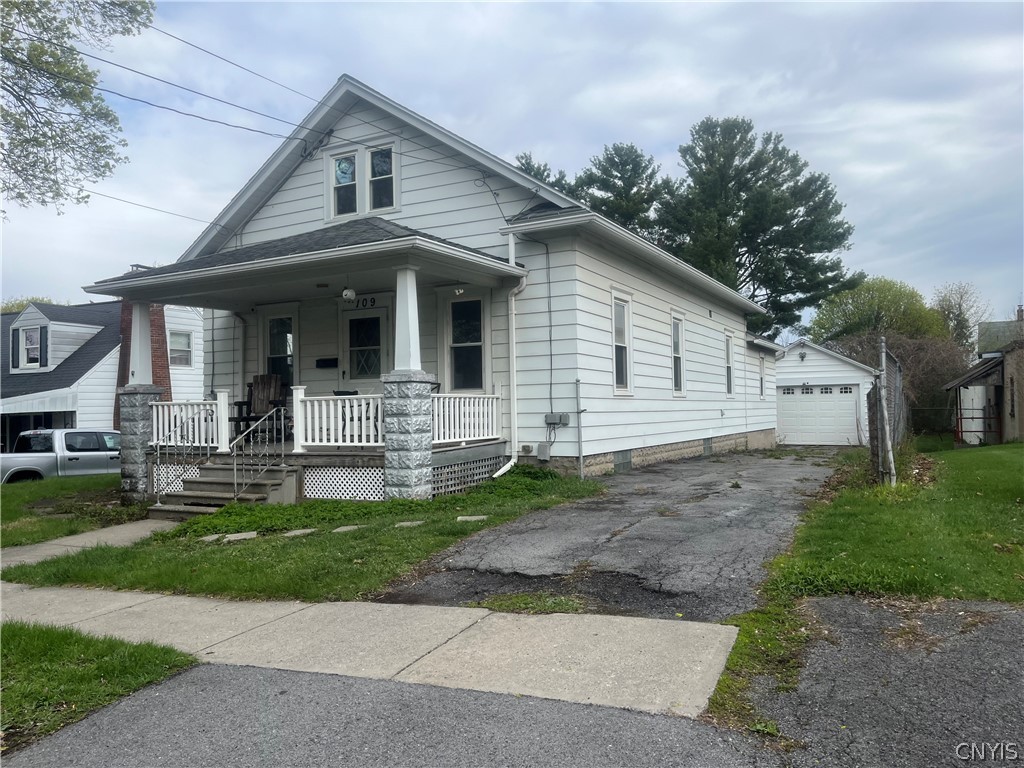 109 Perrine Street Auburn, NY 13021 - Photo 1 of 38