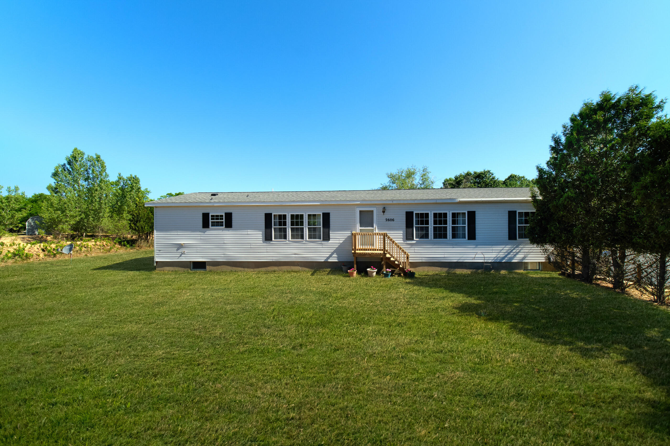 2606 South County Line Road Manistee, MI 49660 - Photo 1 of 49 Front of Home