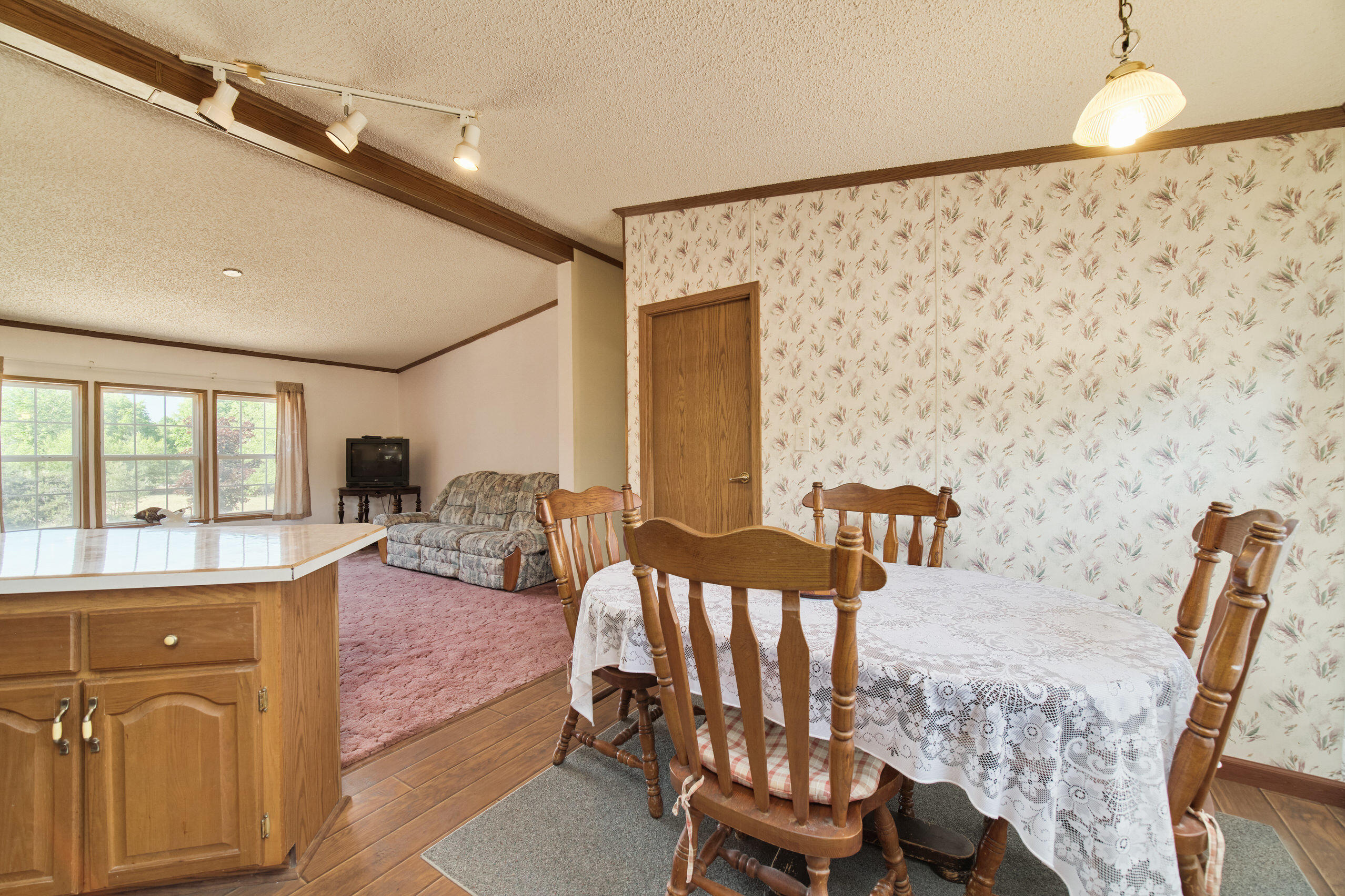 2606 South County Line Road Manistee, MI 49660 - Photo 12 of 49 Dining Area