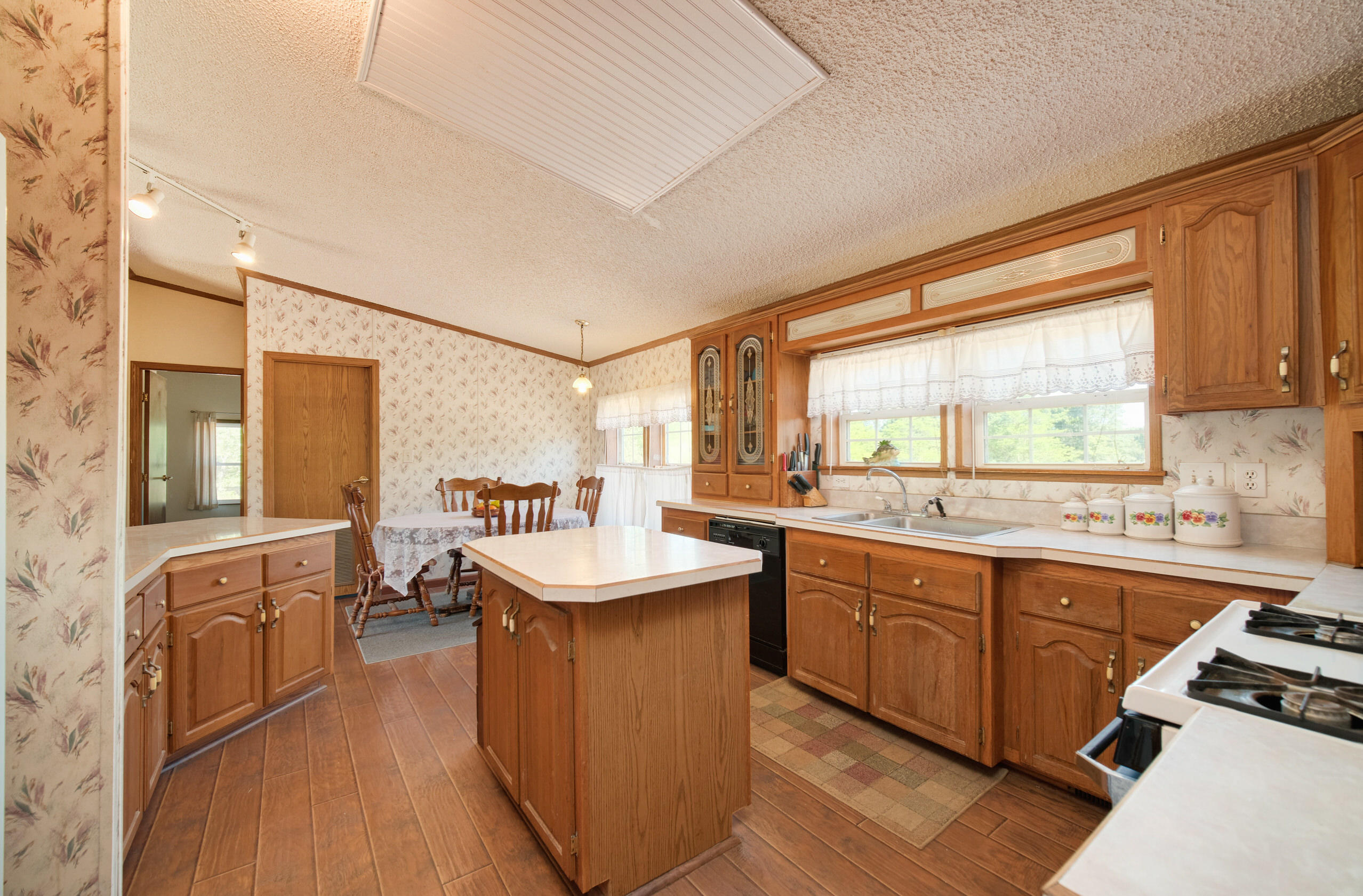 2606 South County Line Road Manistee, MI 49660 - Photo 15 of 49 Kitchen