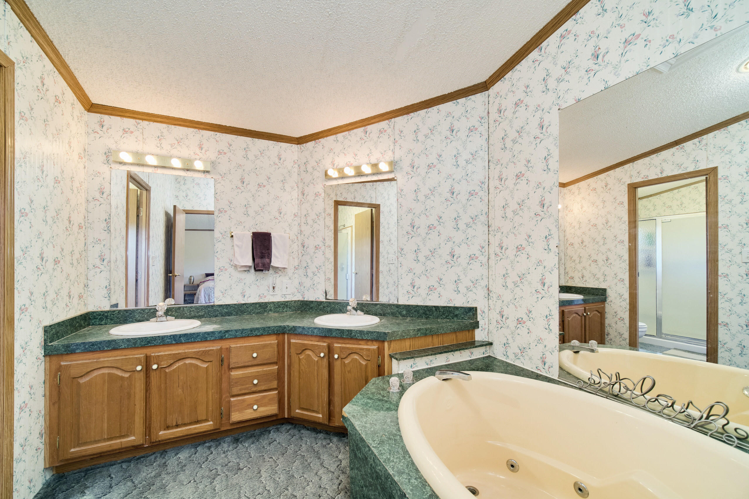 2606 South County Line Road Manistee, MI 49660 - Photo 21 of 49 Master Bathroom