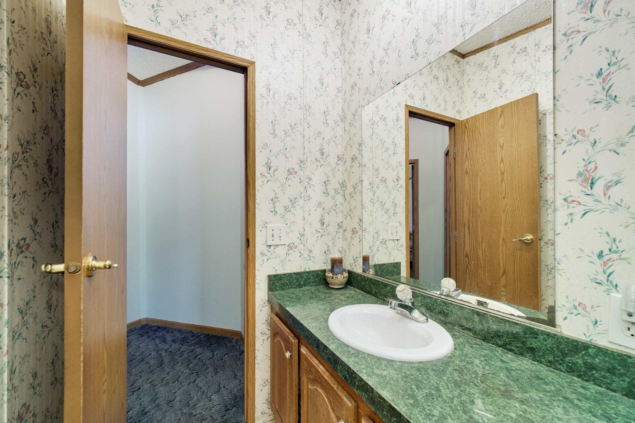 2606 South County Line Road Manistee, MI 49660 - Photo 27 of 49 Full Bathroom