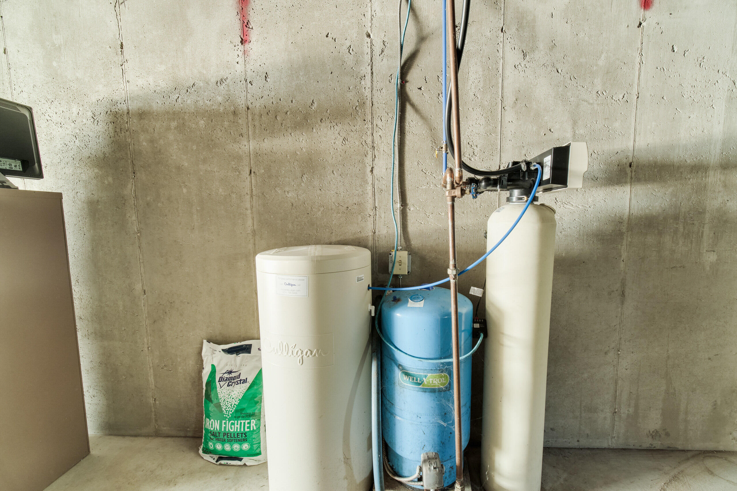 2606 South County Line Road Manistee, MI 49660 - Photo 32 of 49 Water Softener