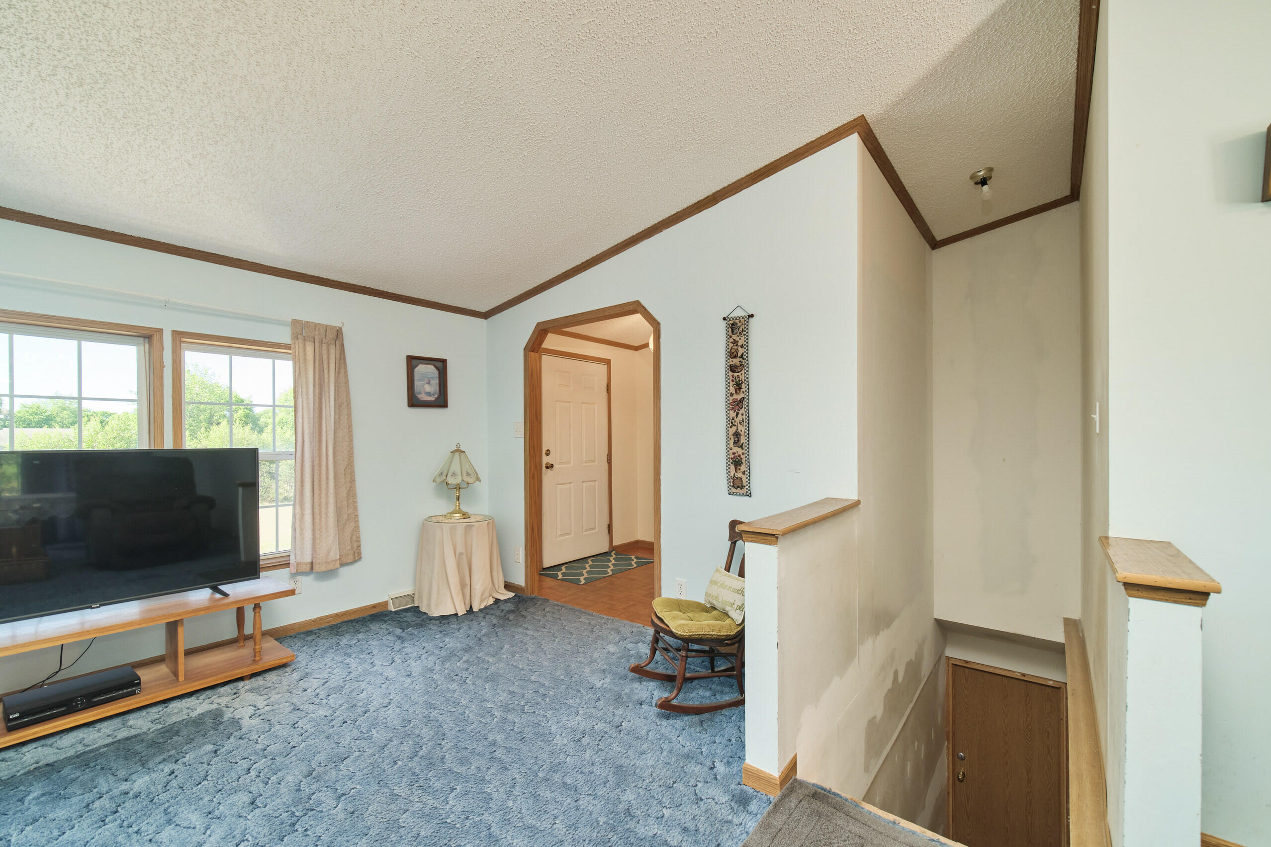 2606 South County Line Road Manistee, MI 49660 - Photo 5 of 49 Living Room