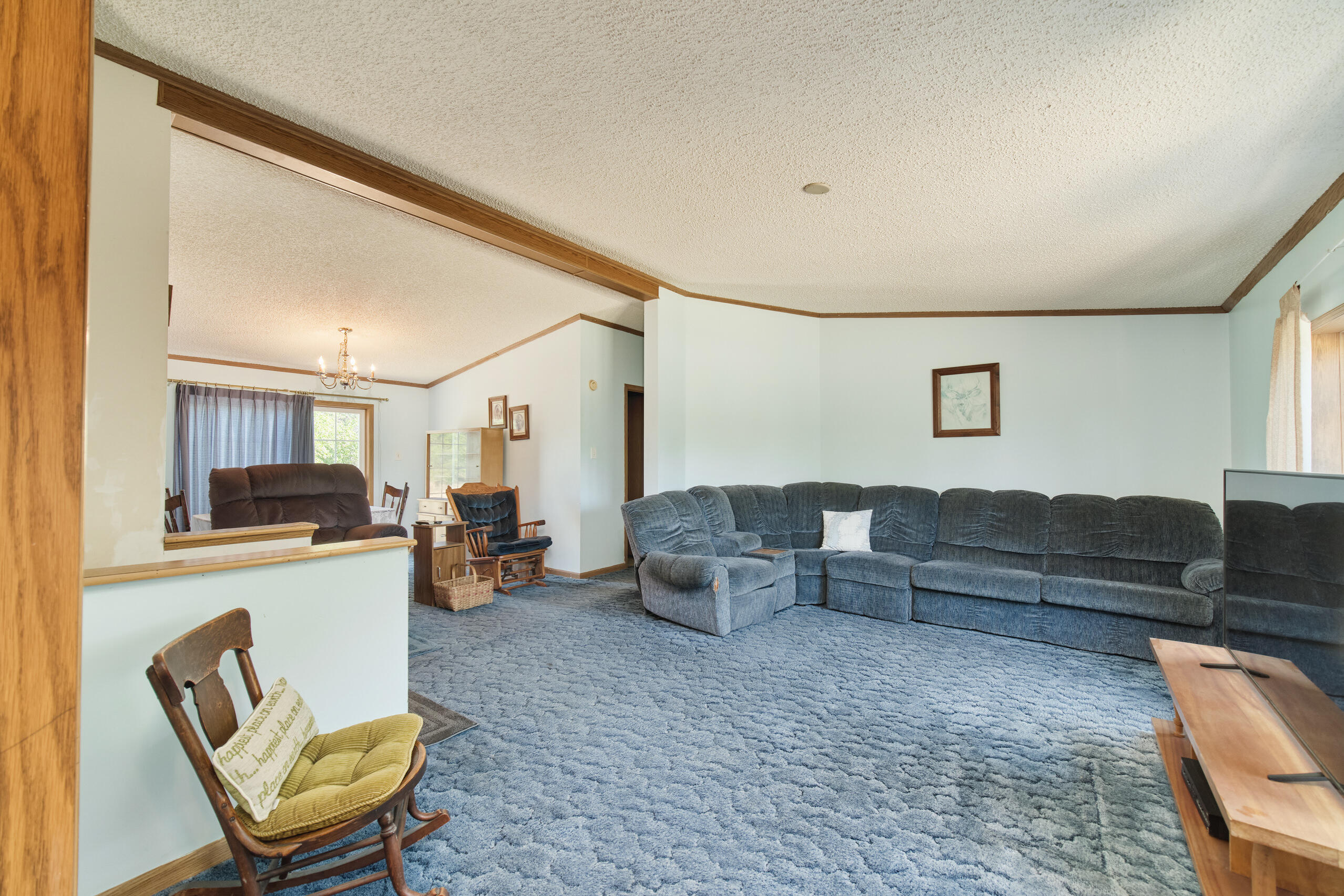2606 South County Line Road Manistee, MI 49660 - Photo 6 of 49 Living Room