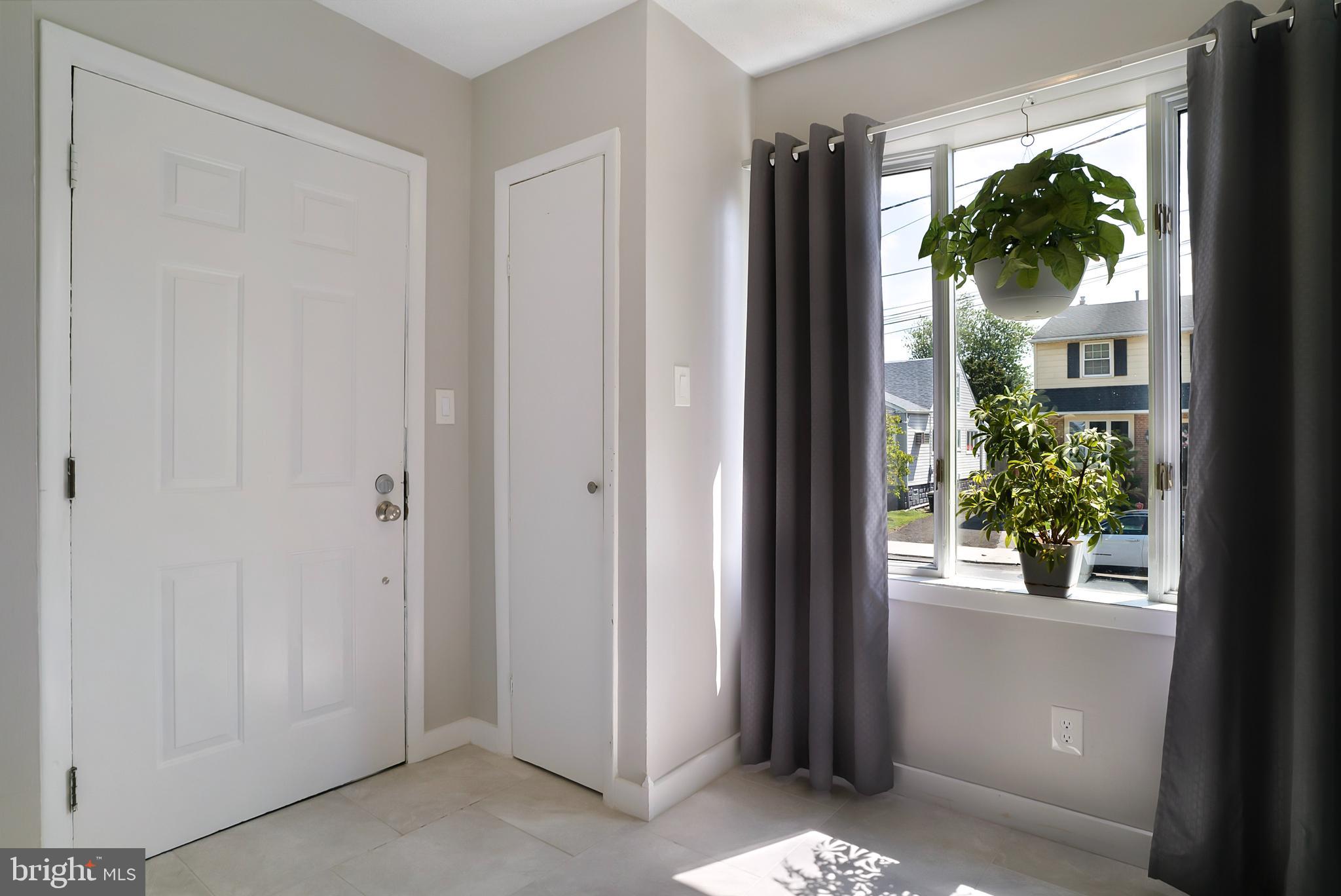 17 Theodore Avenue Maple Shade, NJ 08052 - Photo 4 of 33 Gallery Image 4