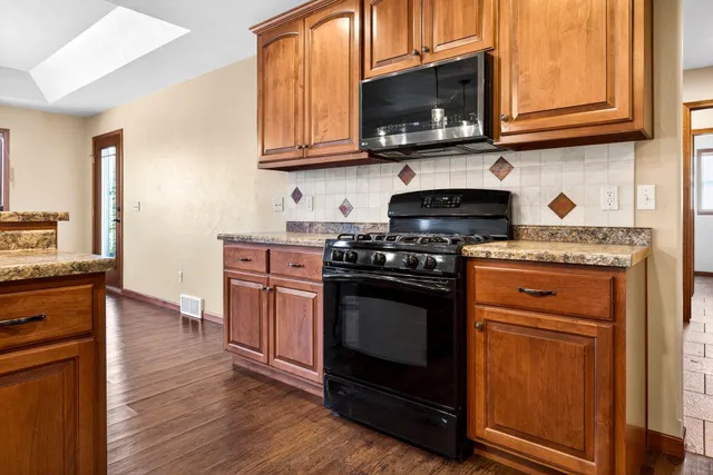 $539,900 | 1519 Remington Road, Neenah, WI 54956