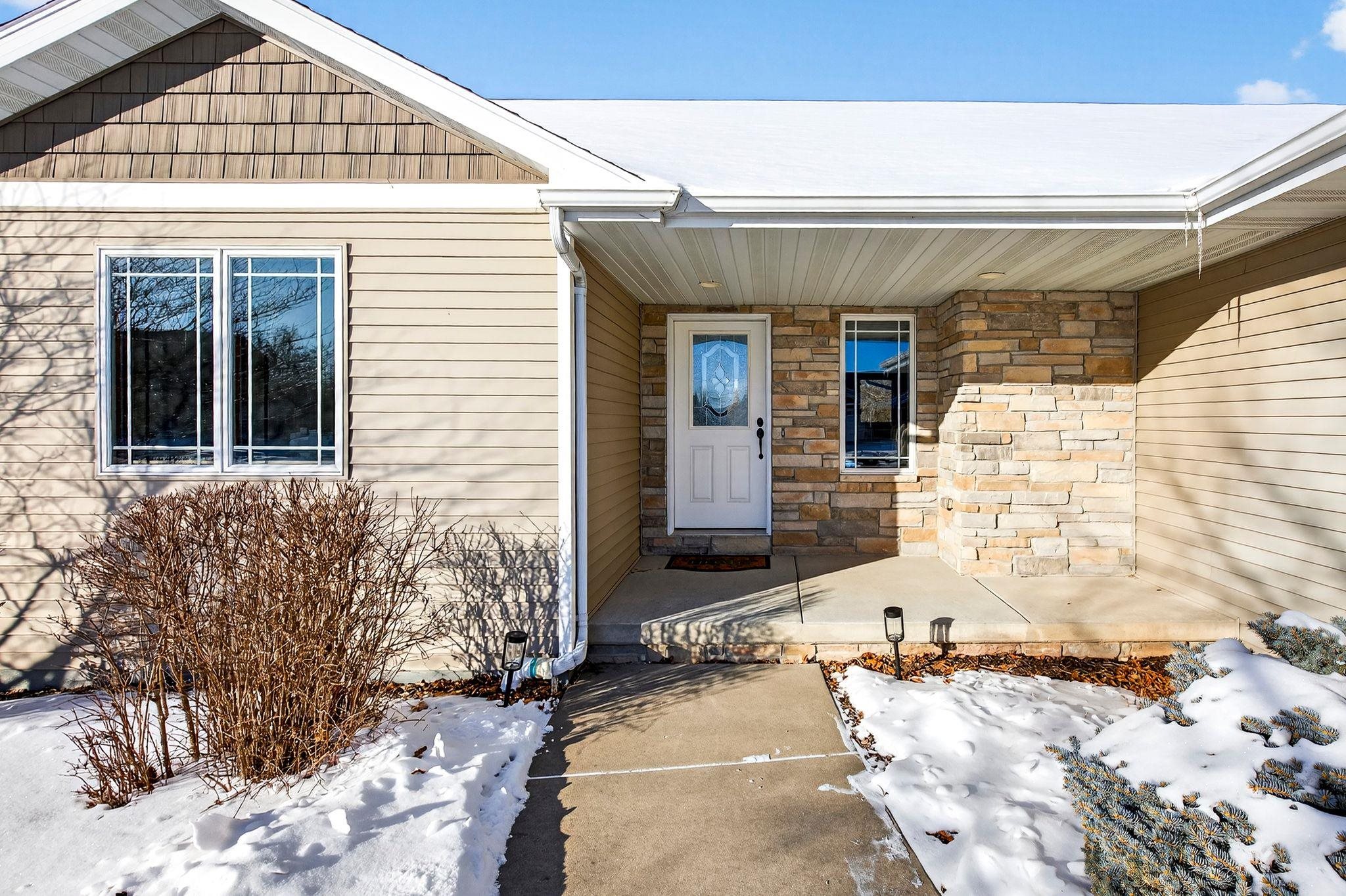 1519 Remington Road Neenah, WI 54956 - Photo 3 of 47