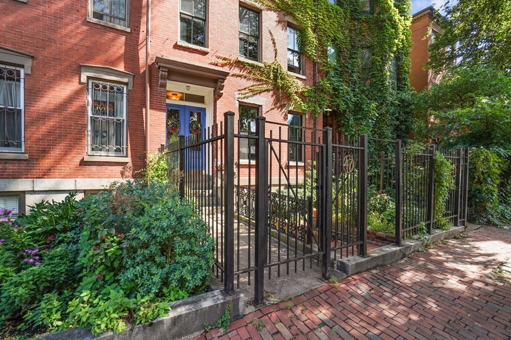 47 Rutland Street, Unit 1 Boston, MA 02118 - Photo 2 of 21 Gallery Image 2