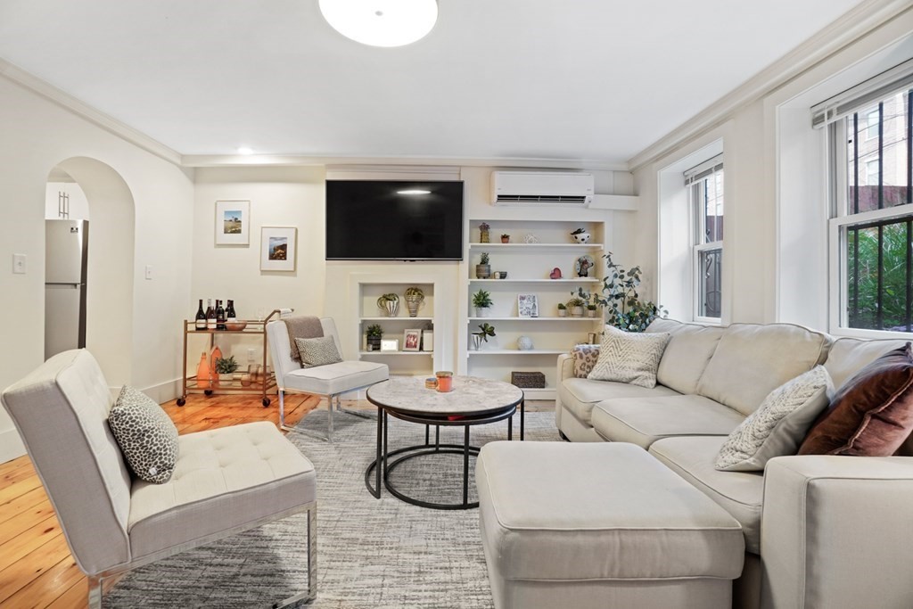 47 Rutland Street, Unit 1 Boston, MA 02118 - Photo 4 of 21 Gallery Image 4