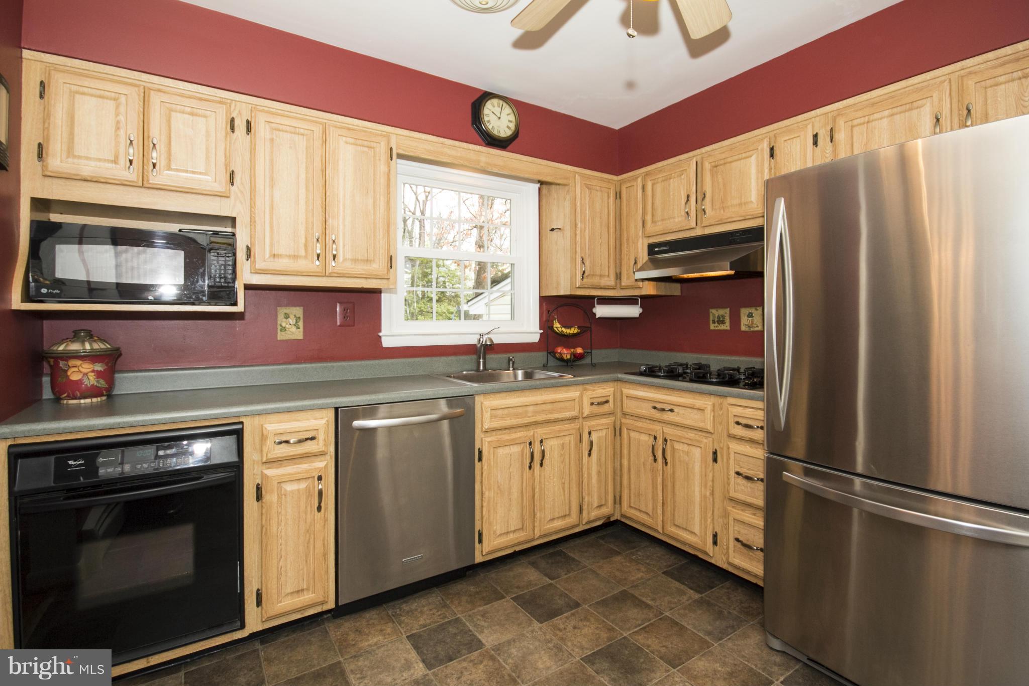64 Belfast Road Lutherville-Timonium, MD 21093 - Photo 10 of 30 Nicely Updated Eat-in Kitchen