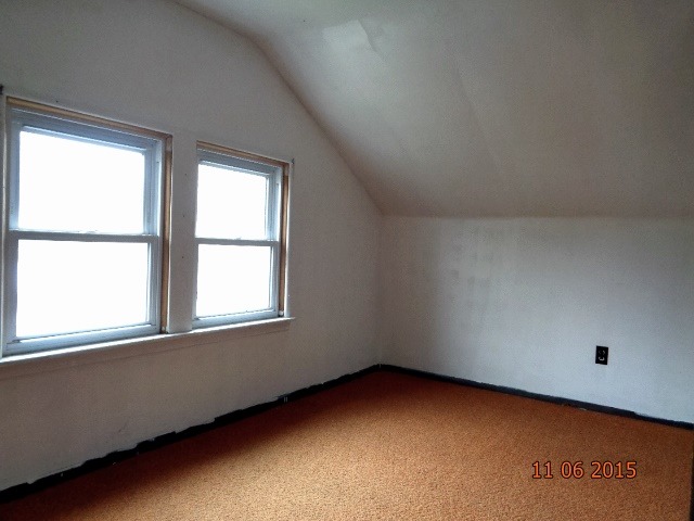 292 West Cermak Road Braidwood, IL 60408 - Photo 16 of 25 an empty room with a window