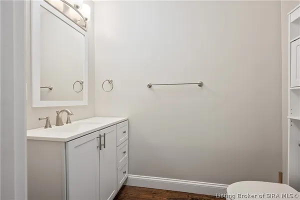 $674,900 | 801 East 10th Street, Jeffersonville, IN 47130