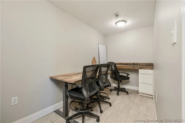 $674,900 | 801 East 10th Street, Jeffersonville, IN 47130
