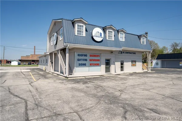 $674,900 | 801 East 10th Street, Jeffersonville, IN 47130