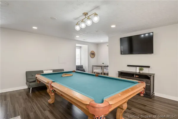 $674,900 | 801 East 10th Street, Jeffersonville, IN 47130