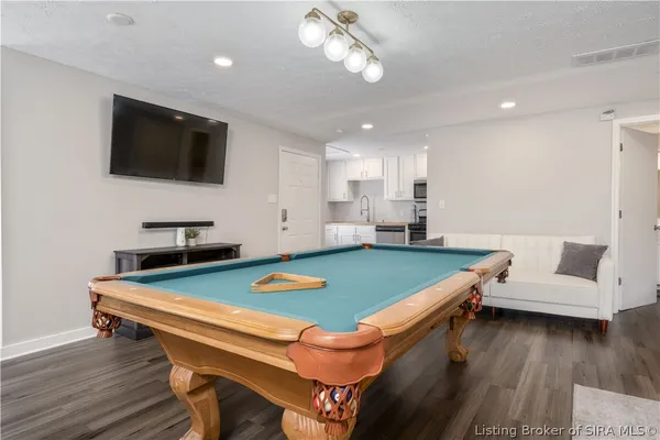 $674,900 | 801 East 10th Street, Jeffersonville, IN 47130