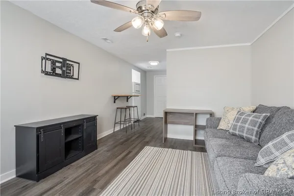 $674,900 | 801 East 10th Street, Jeffersonville, IN 47130