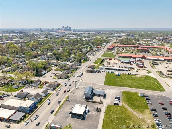 $674,900 | 801 East 10th Street, Jeffersonville, IN 47130