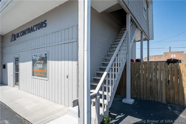 $674,900 | 801 East 10th Street, Jeffersonville, IN 47130