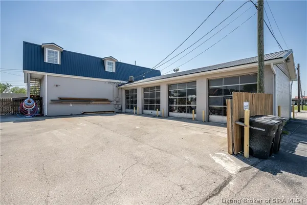$674,900 | 801 East 10th Street, Jeffersonville, IN 47130