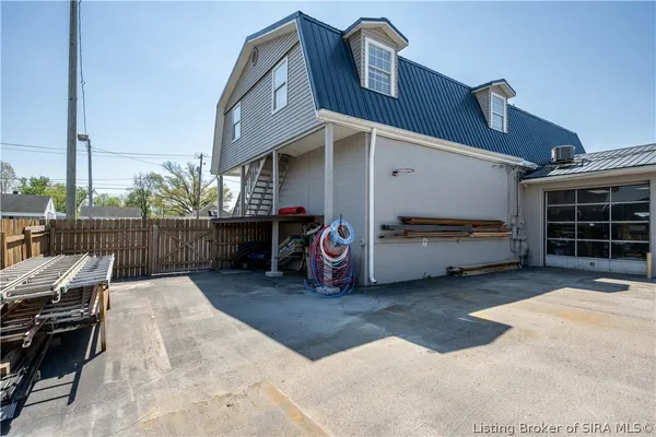 $674,900 | 801 East 10th Street, Jeffersonville, IN 47130