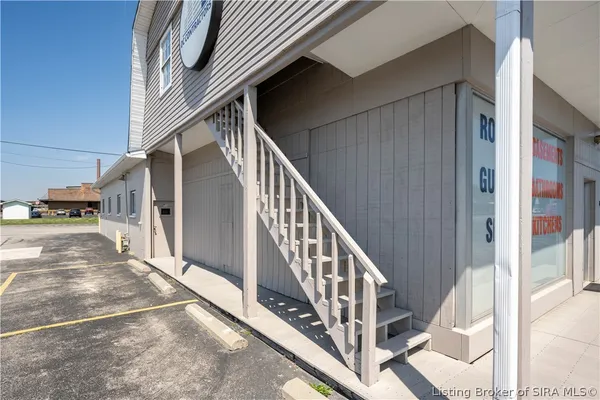 $674,900 | 801 East 10th Street, Jeffersonville, IN 47130