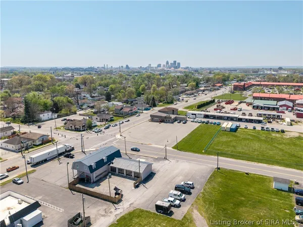 $674,900 | 801 East 10th Street, Jeffersonville, IN 47130