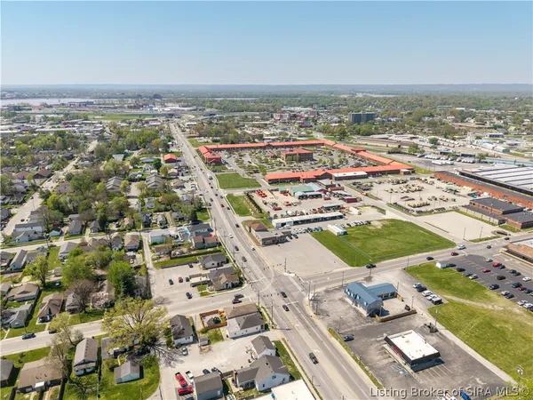 $674,900 | 801 East 10th Street, Jeffersonville, IN 47130