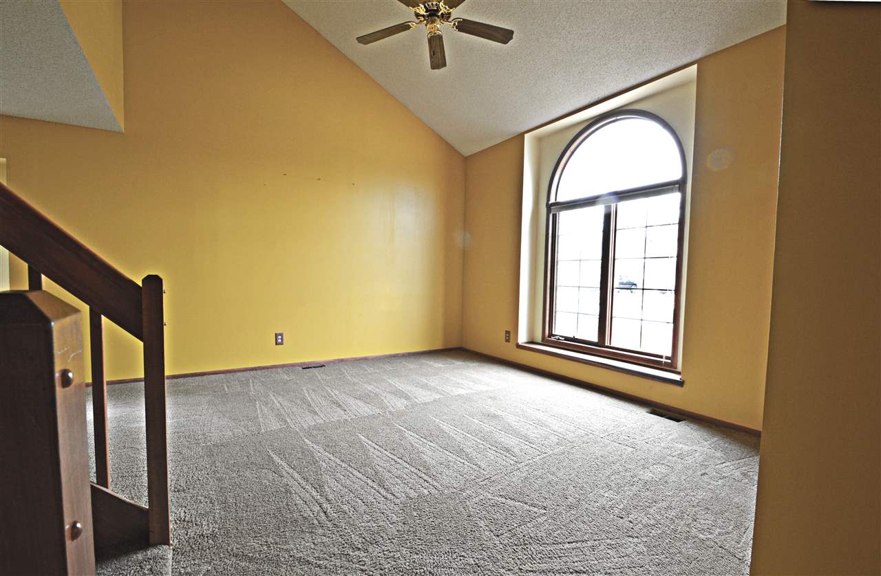 2209 Sweet Cider Road Fort Wayne, IN 46818 - Photo 2 of 21
