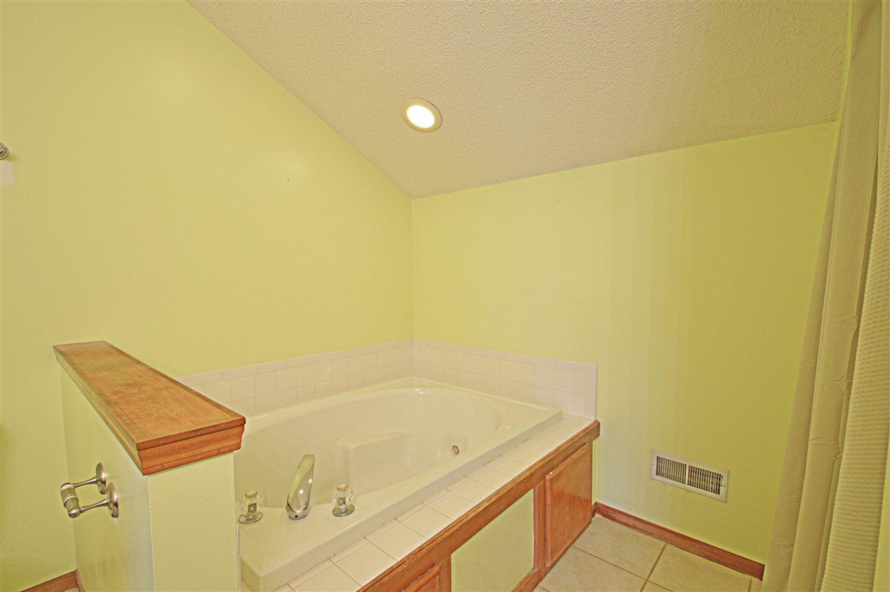 2209 Sweet Cider Road Fort Wayne, IN 46818 - Photo 12 of 21