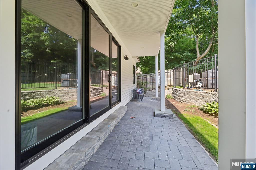 68 Serpentine Road Demarest, NJ 07627 - Photo 17 of 50