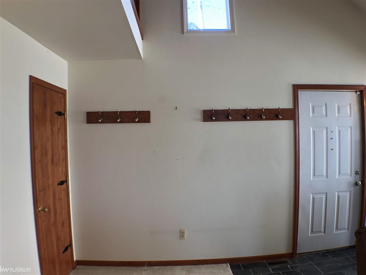 8760 Lakeshore Road Fort Gratiot, MI 48059 - Photo 14 of 33 31345288-13.JPG