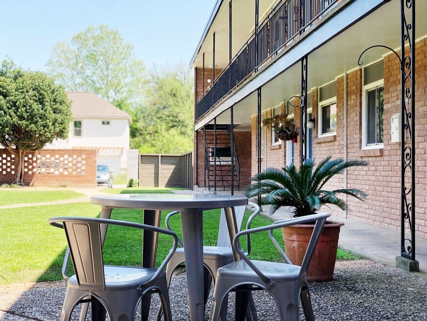 9733 Neuens Road, Unit 25 Houston, TX 77080 - Photo 7 of 8