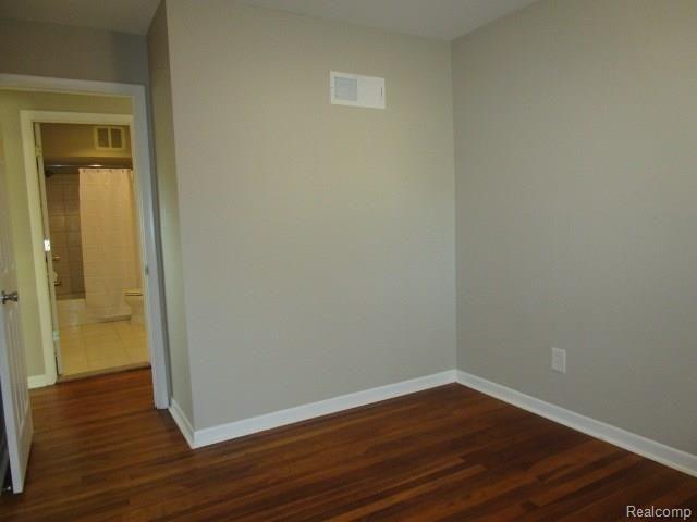 17229 Rougeway Street Livonia, MI 48152 - Photo 25 of 27