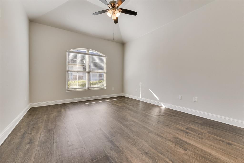 8841 Creek Run Road, Unit 403 Fort Worth, TX 76120 - Photo 14 of 26