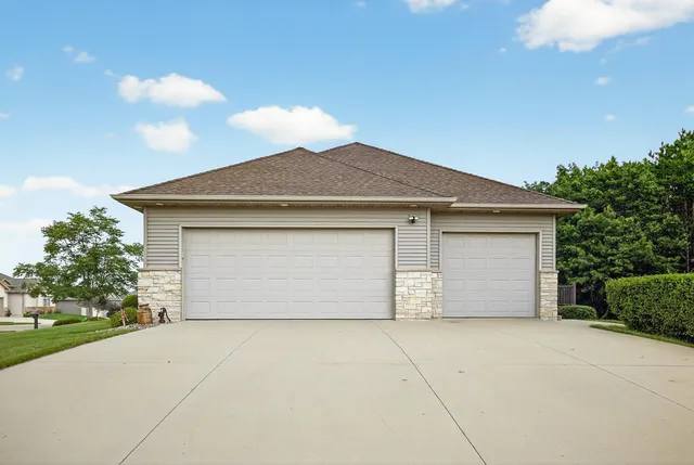 $639,900 | 5274 Southwood Drive Southwest, Rochester, MN 55902