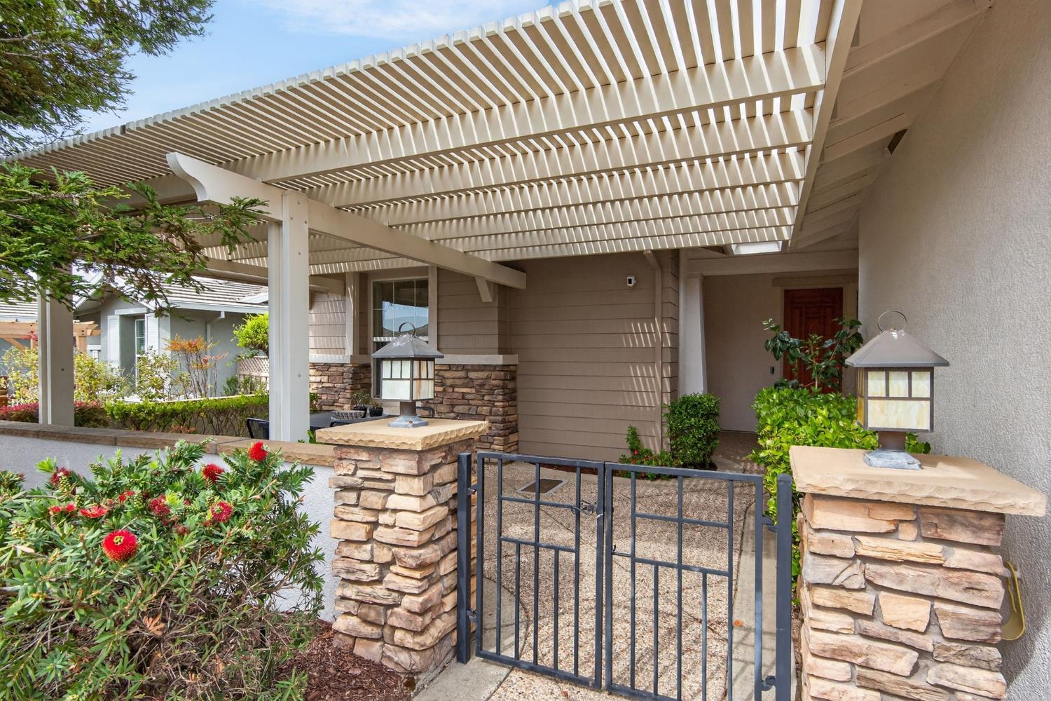 2270 Longspur Loop Lincoln, CA 95648 - Photo 2 of 29