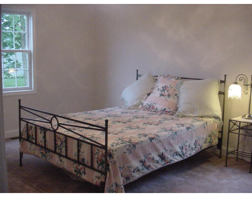 14 Strong Road Southampton, MA 01073 - Photo 8 of 22